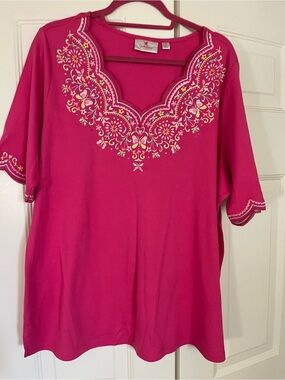 Quacker Factory 1X /2X Embroidered Top